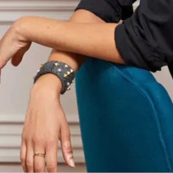 New Stella Dot Crush It Bow Cuff 9$